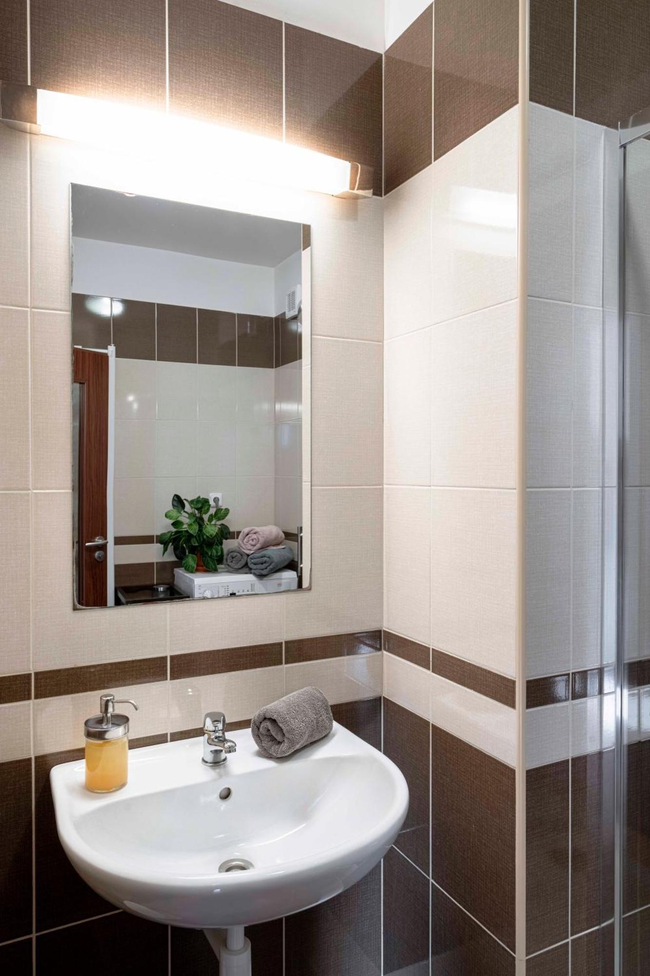 Apartment 150m² 4br Duplex Near Metro & Center Prague