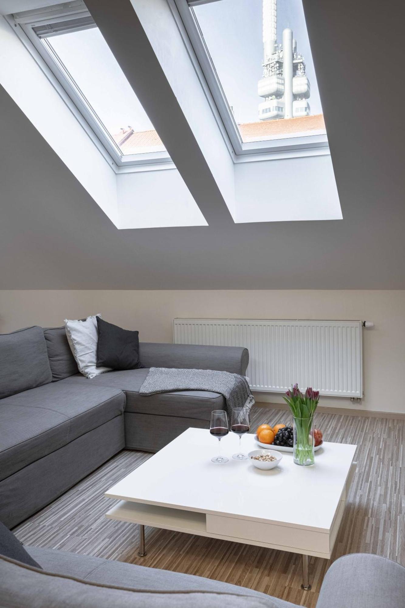 150m² 4br Duplex Near Metro & Center Prag